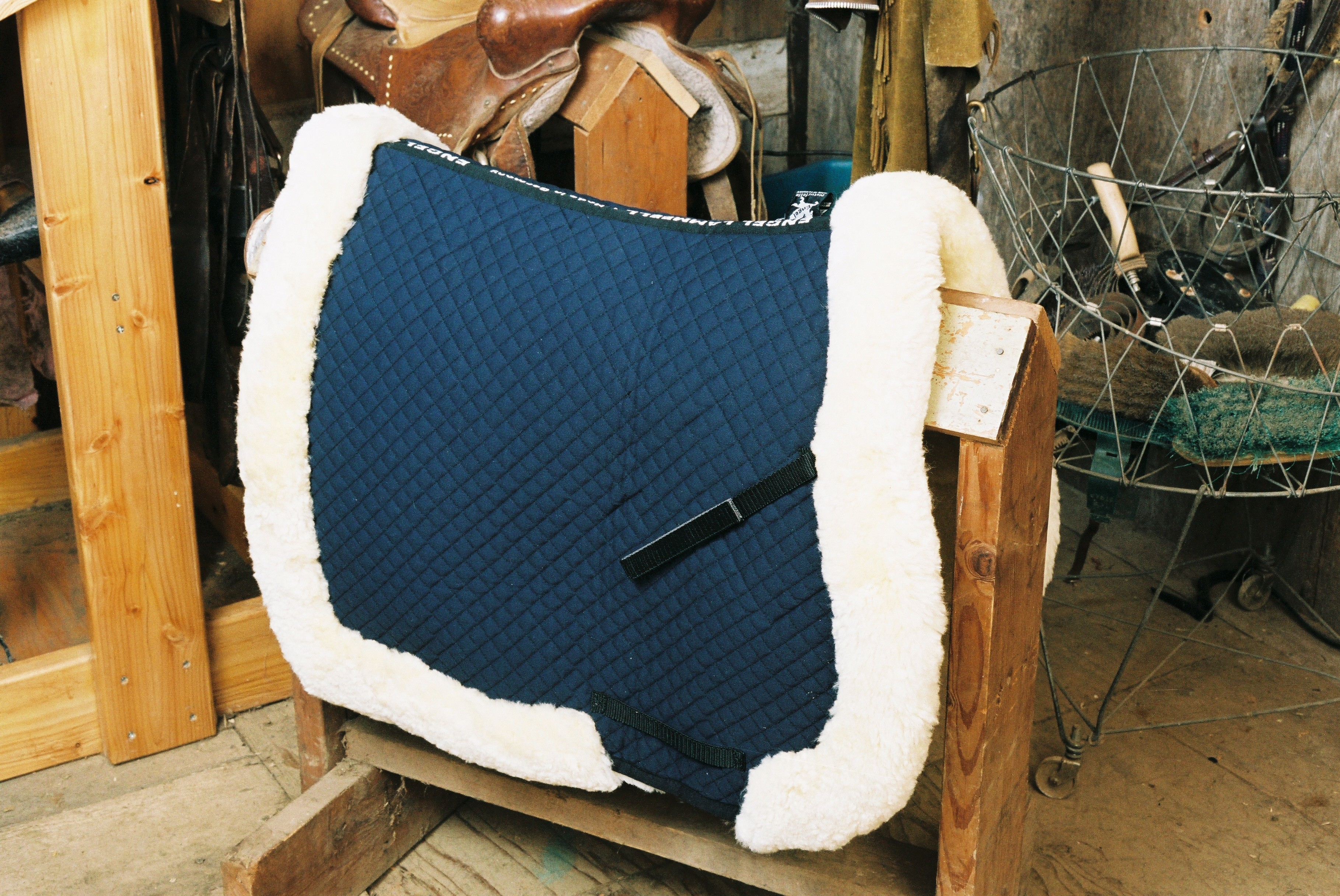 All Purpose Saddle Blanket with Complete Lining & Full Roll Edge Black